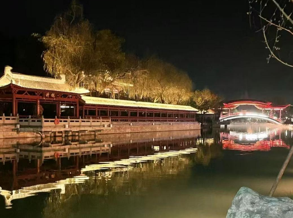 江油市李白纪念馆夜景照片