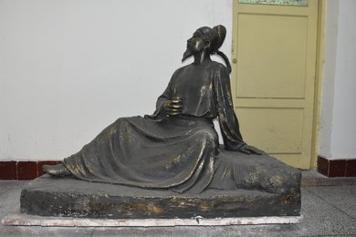 于洋塑《李白卧像》